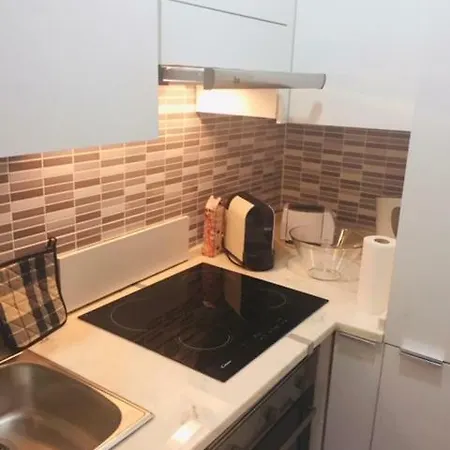 Lisbon, Sao Bento 2 *